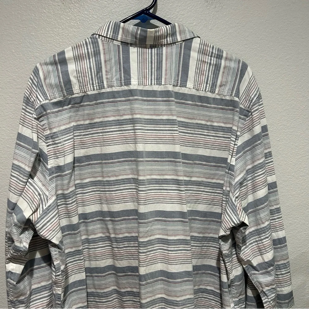Banana Republic thin stripe soft wash button down men’s shirt